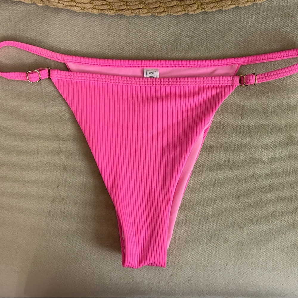 Koana Swim Bright Pink Bikini Bottom, size M